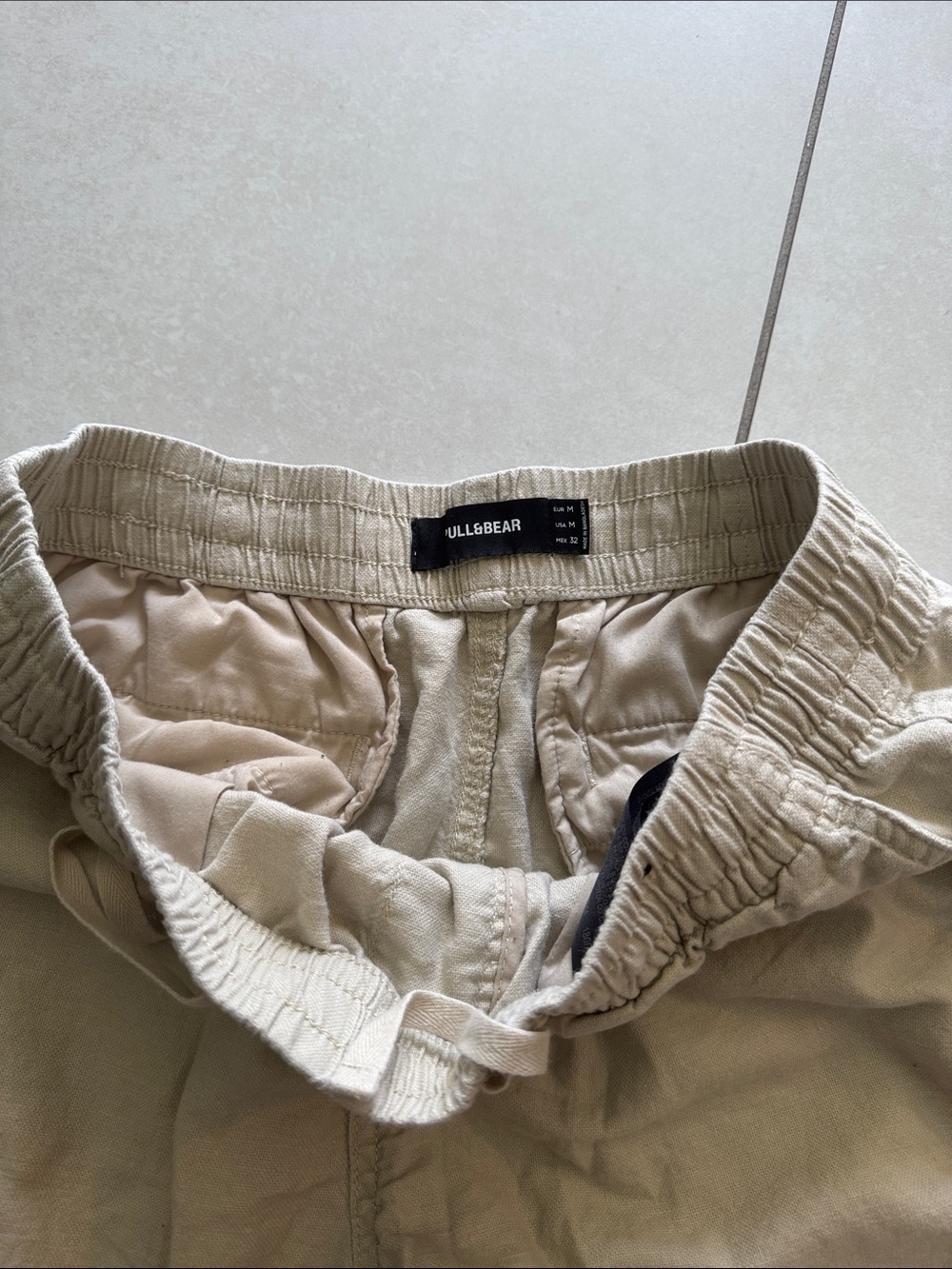 Pull&Bear Cream Elastic-Waist Shorts with Welt Back Pockets - Picture 3 of 3